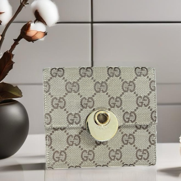 Gucci Handbags - Authentic Vintage Gucci Wallet